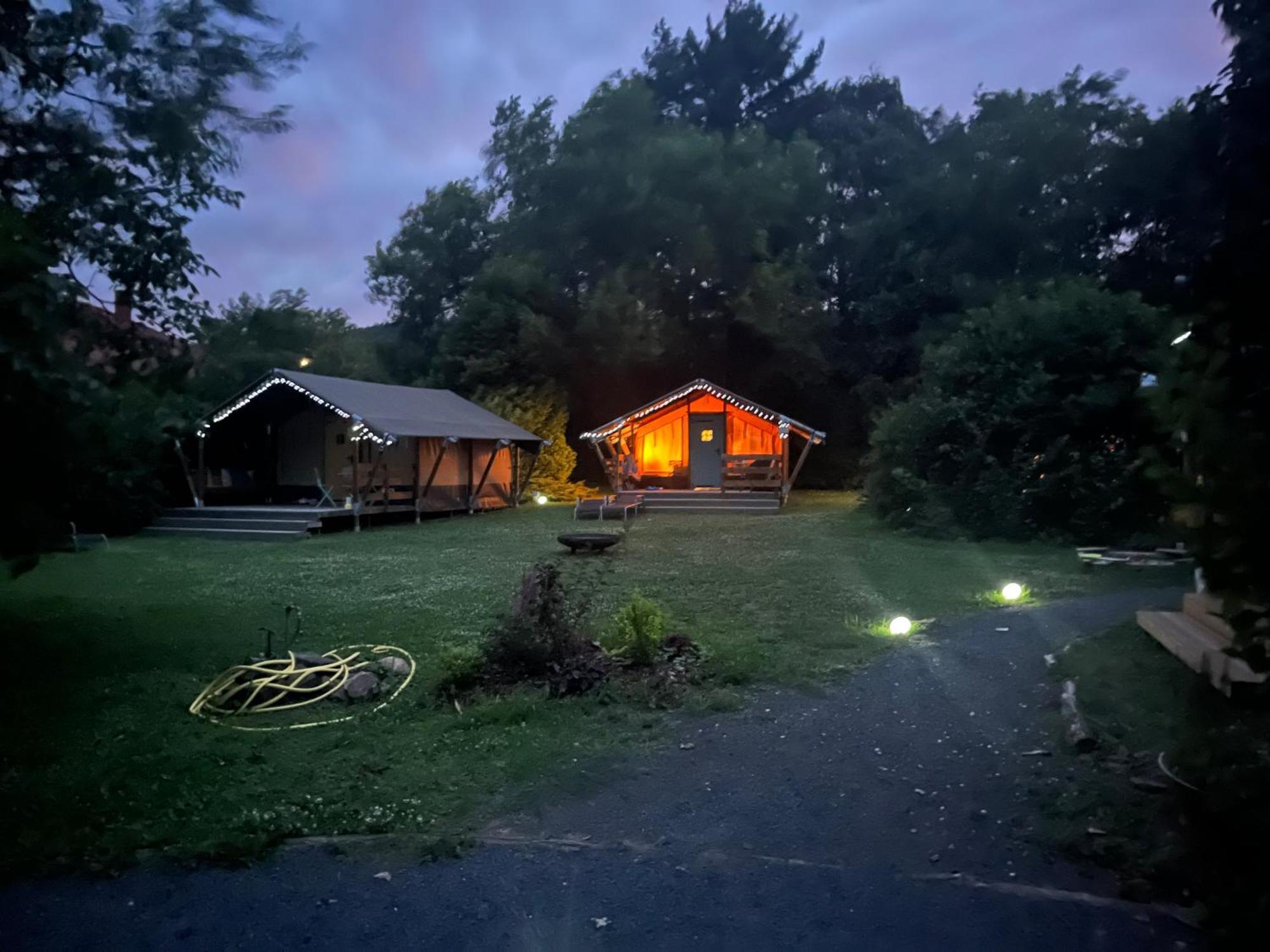 Отель Rendes Glamping Balatonrendes Экстерьер фото