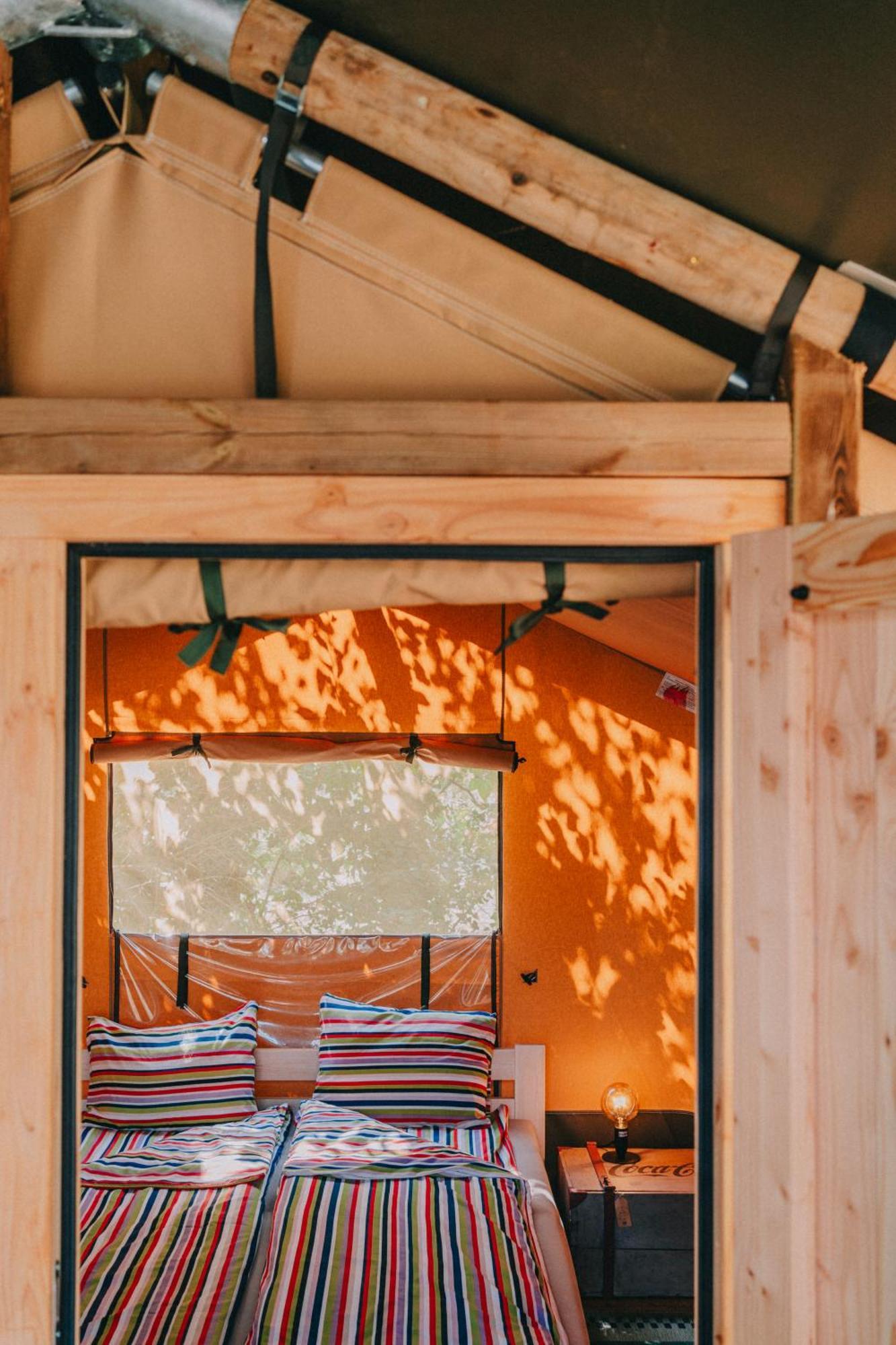 Отель Rendes Glamping Balatonrendes Экстерьер фото
