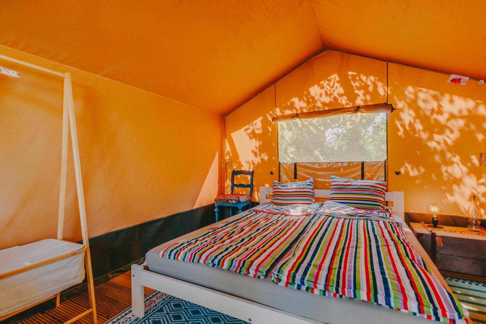 Отель Rendes Glamping Balatonrendes Экстерьер фото