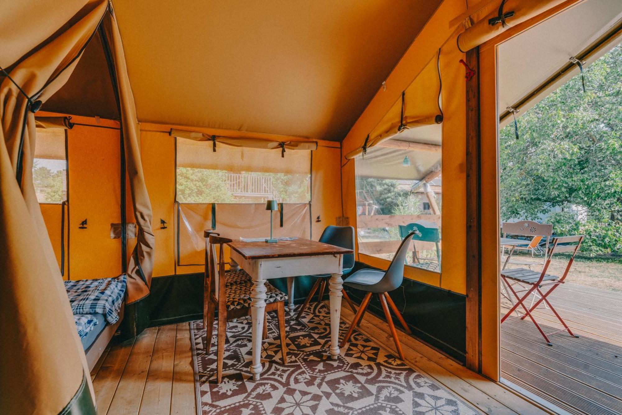 Отель Rendes Glamping Balatonrendes Экстерьер фото