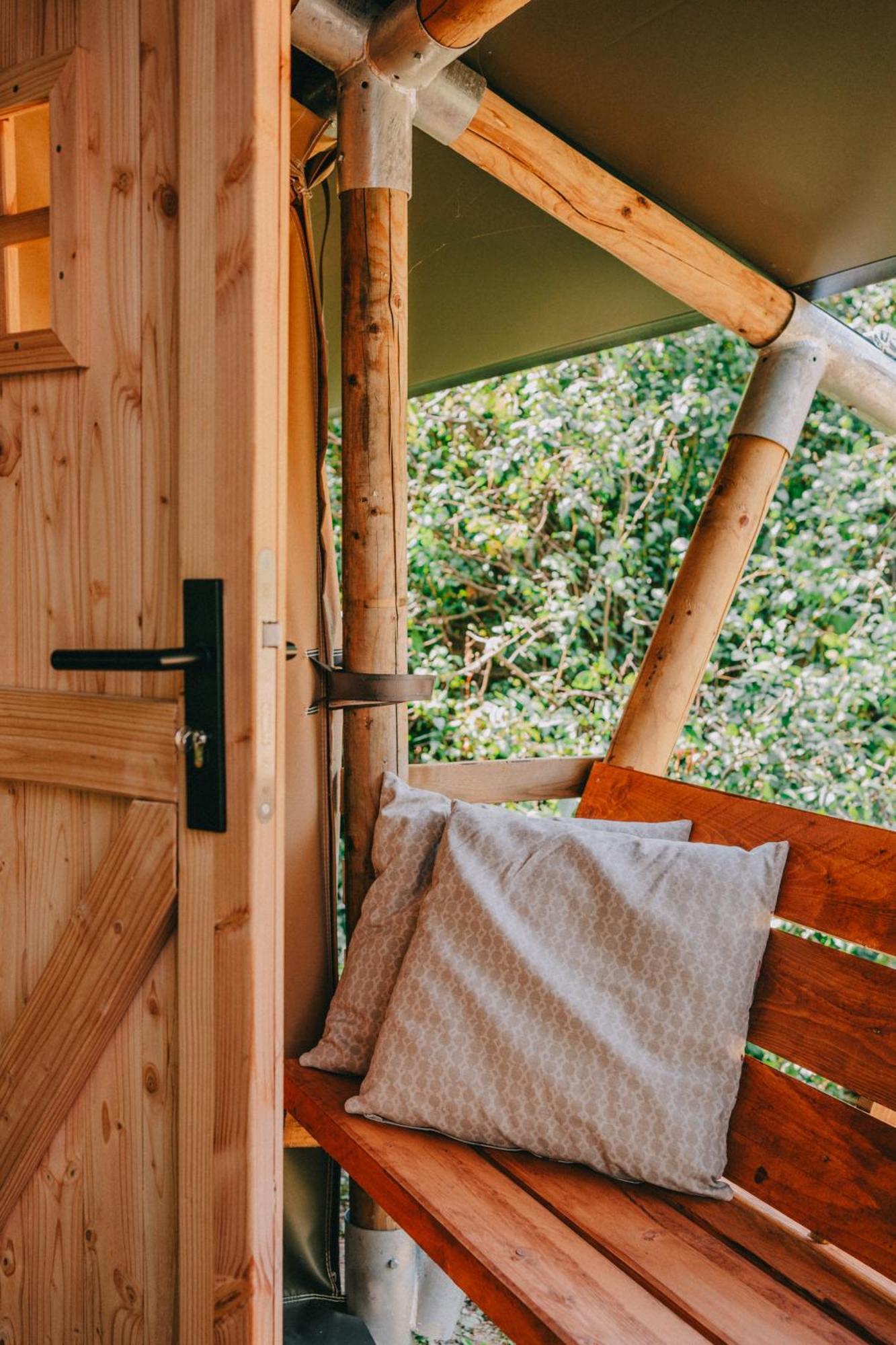 Отель Rendes Glamping Balatonrendes Экстерьер фото