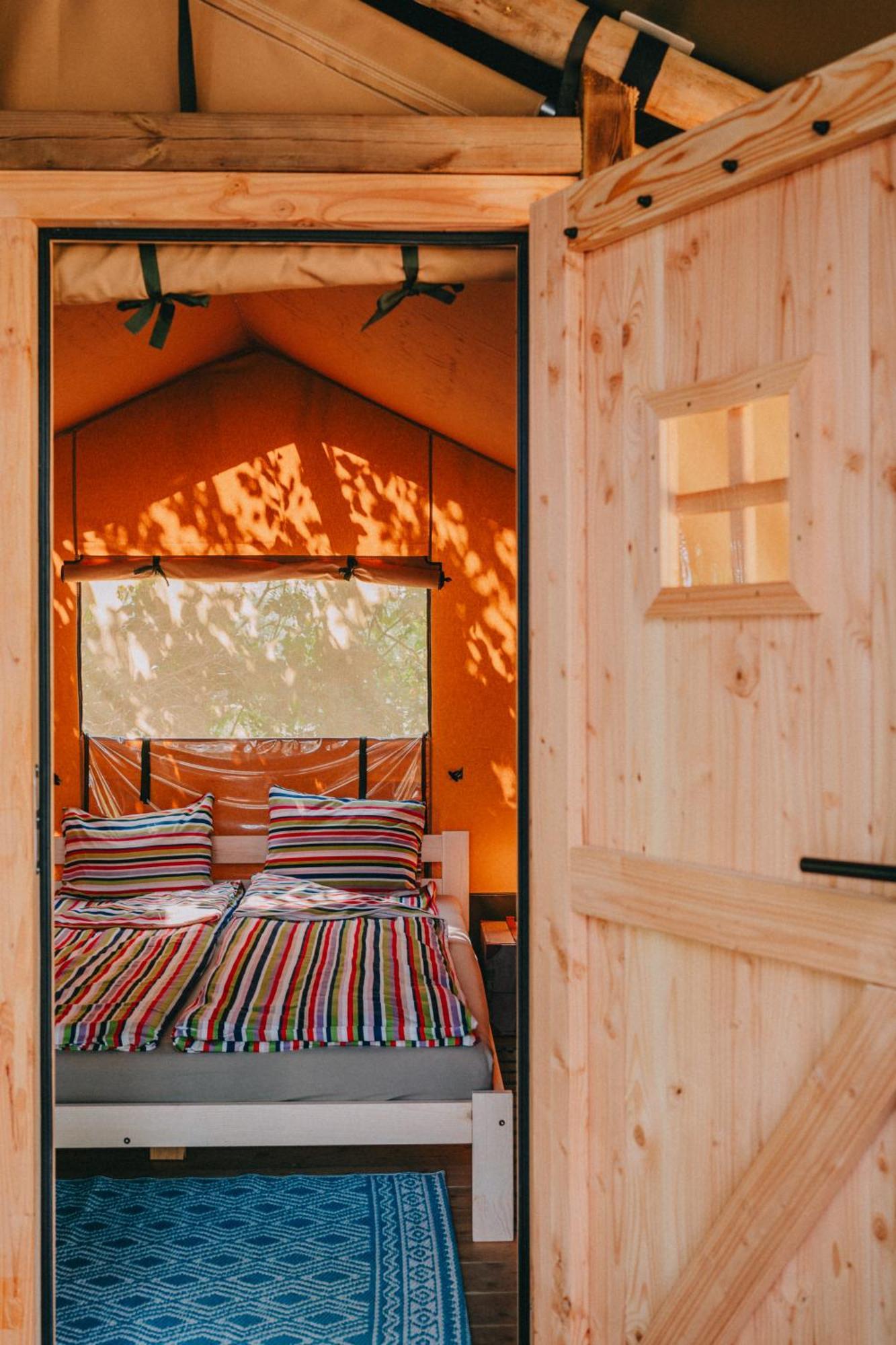 Отель Rendes Glamping Balatonrendes Экстерьер фото
