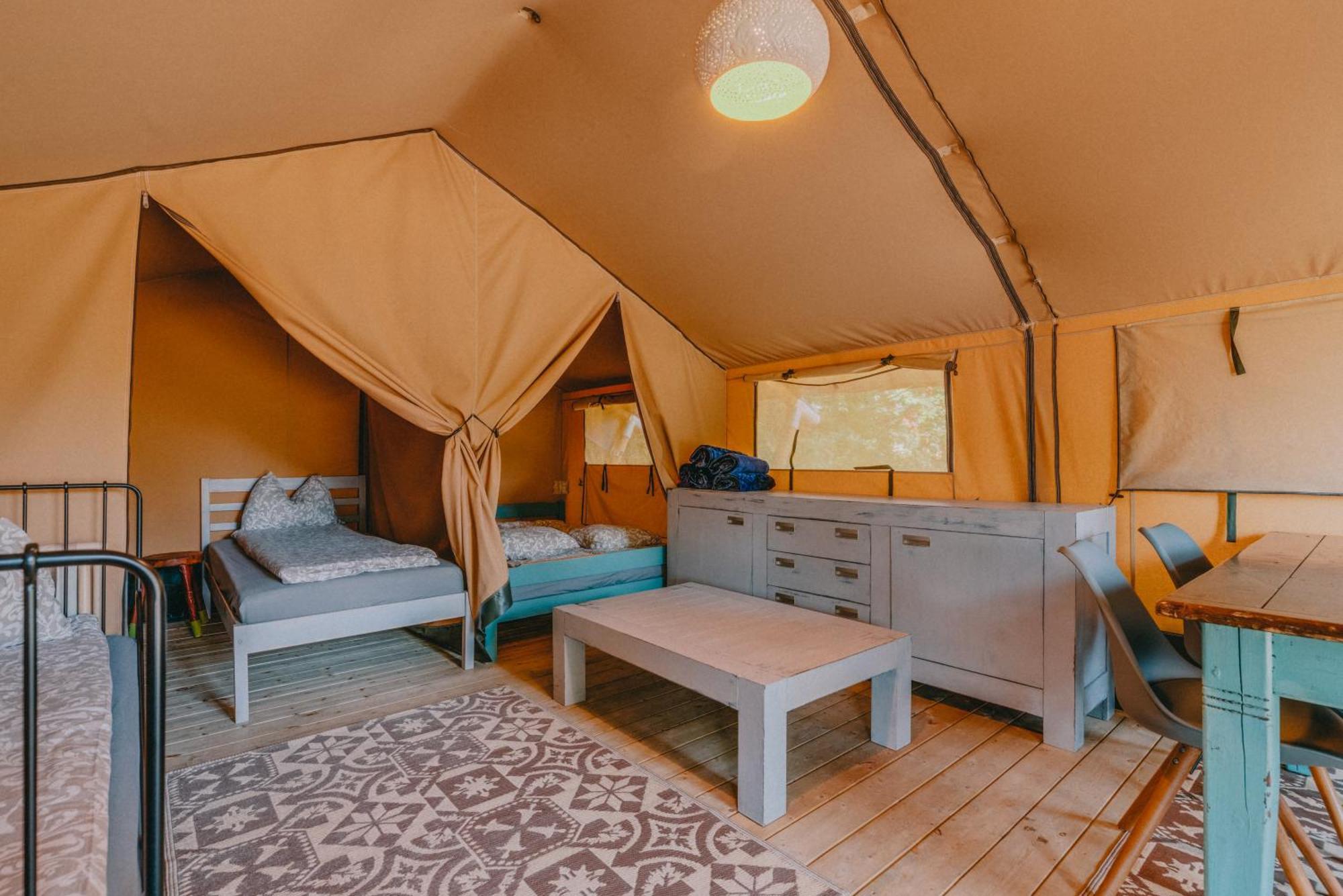 Отель Rendes Glamping Balatonrendes Экстерьер фото