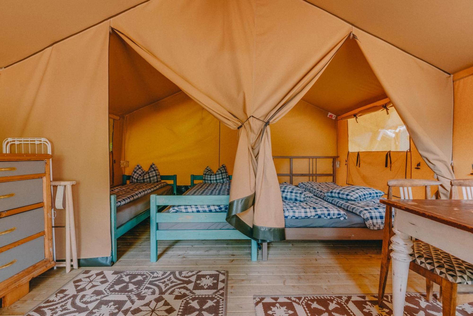 Отель Rendes Glamping Balatonrendes Экстерьер фото