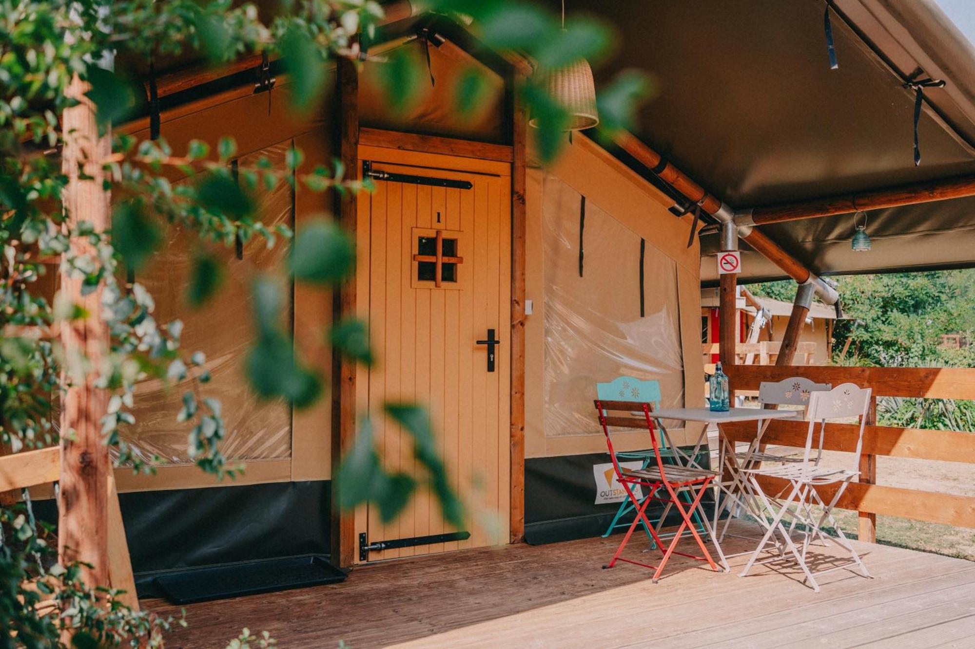 Отель Rendes Glamping Balatonrendes Экстерьер фото