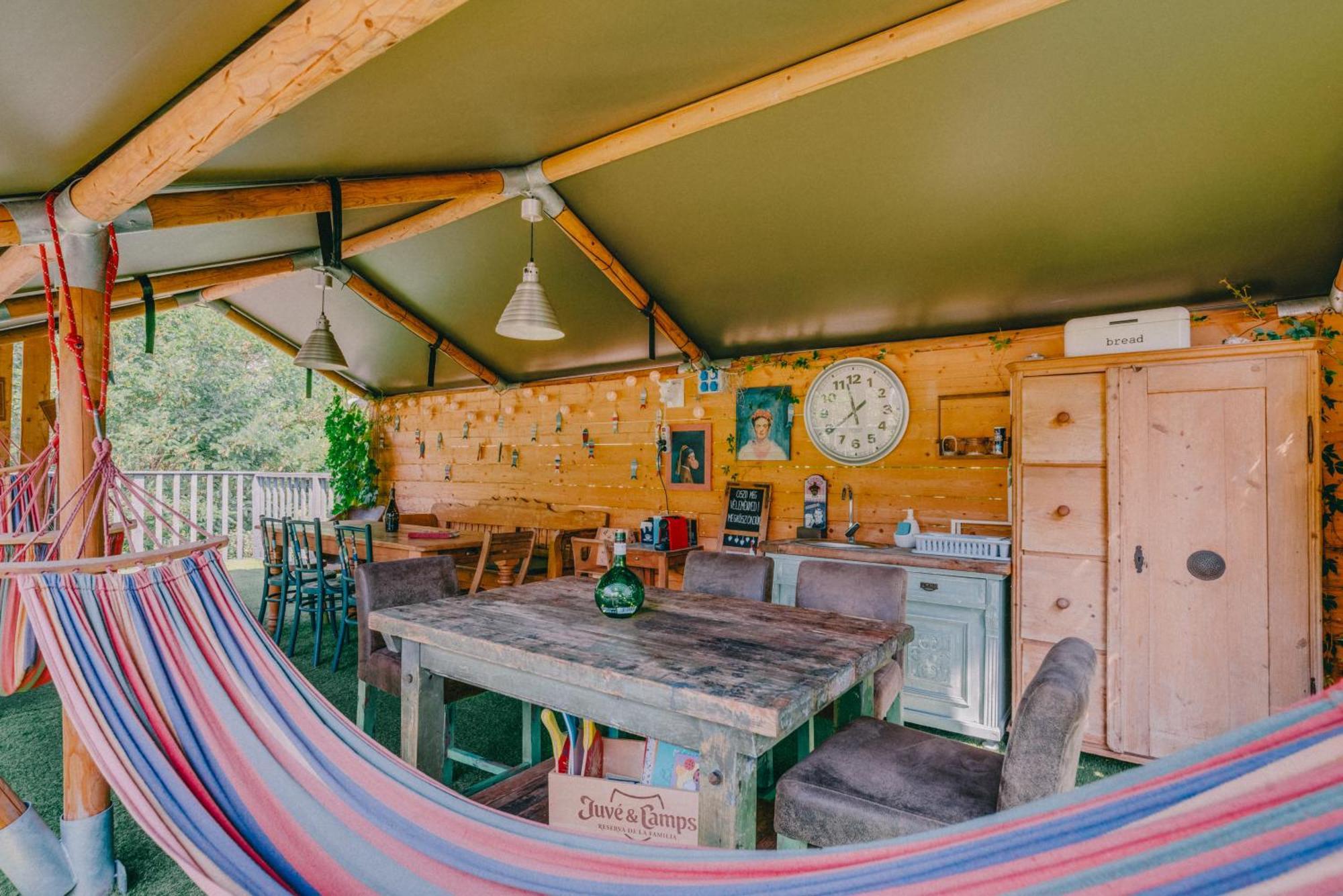 Отель Rendes Glamping Balatonrendes Экстерьер фото