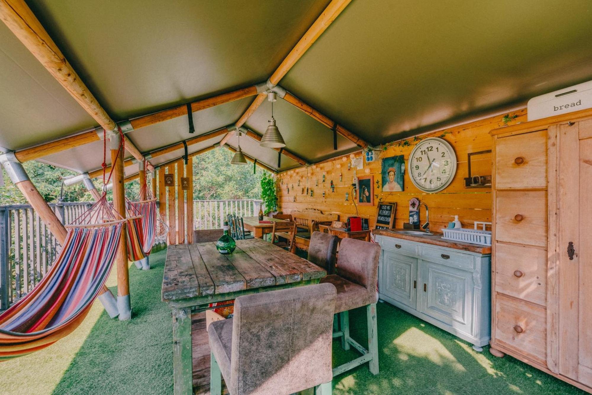 Отель Rendes Glamping Balatonrendes Экстерьер фото