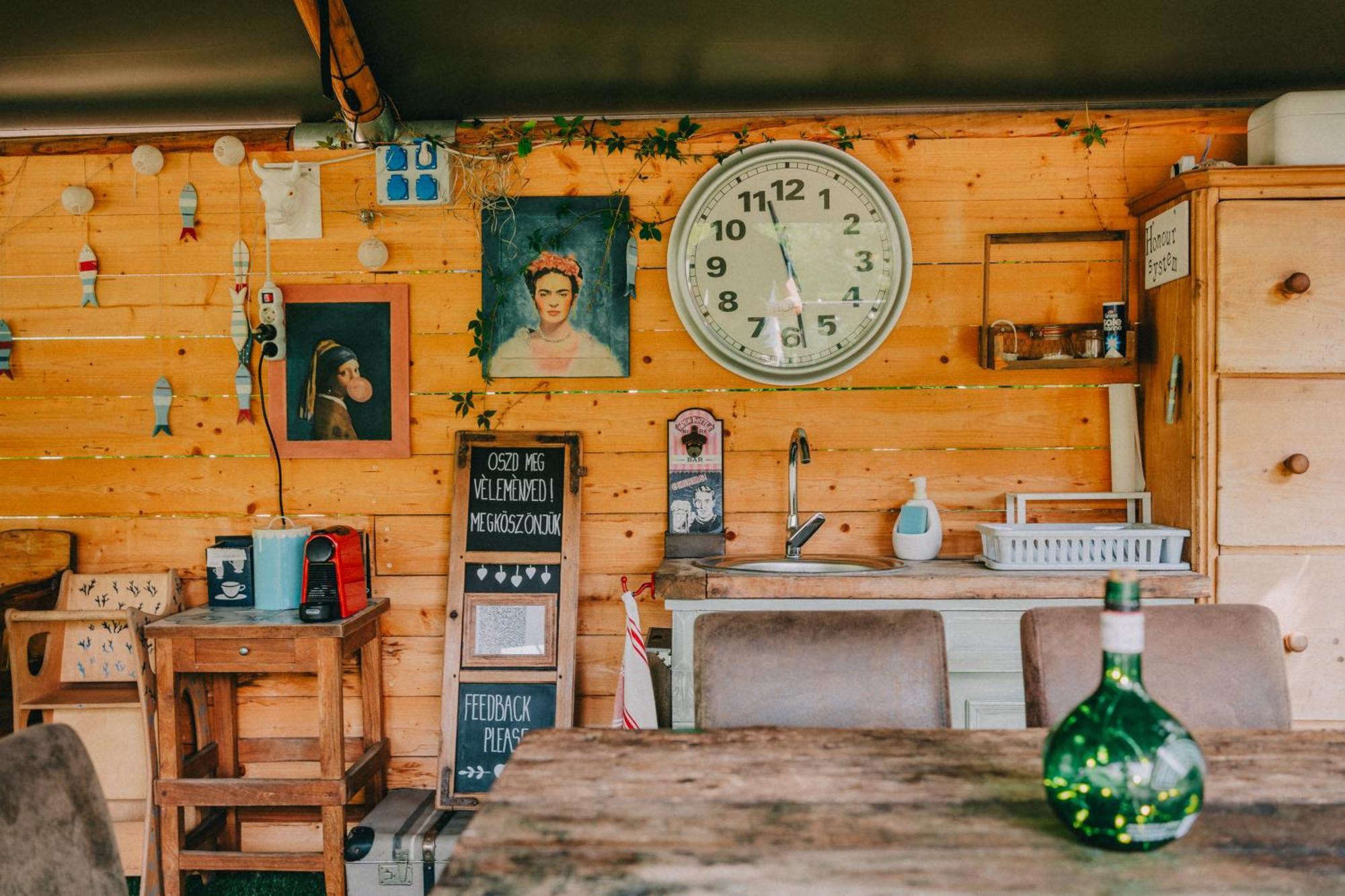Отель Rendes Glamping Balatonrendes Экстерьер фото